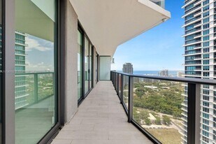 1300 S Miami Ave, Unit 3409 in Miami, FL - Building Photo