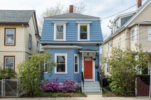 330 Lowell St in Somerville, MA - Building Photo