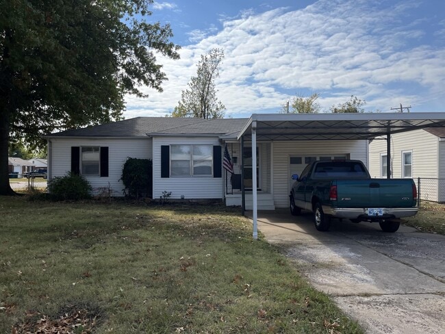 property at 700 Traub Pl