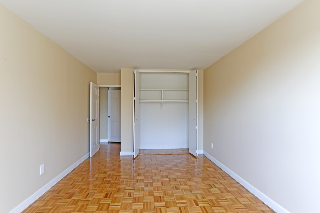 Douglaston Squire Apartments Douglaston, NY Apartments For Rent