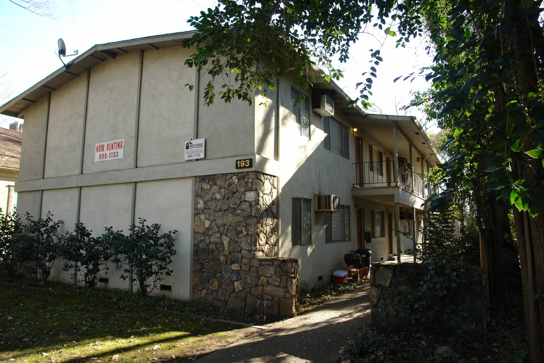 193 E 1st Ave in Chico, CA - Building Photo