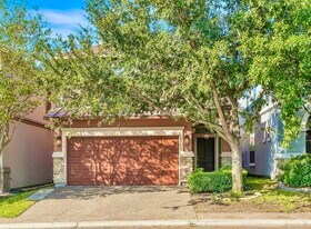 9813 Sandhill Dr in Laredo, TX - Building Photo