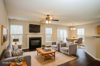 10319 Gold Pan Rd in Charlotte, NC - Foto de edificio - Building Photo