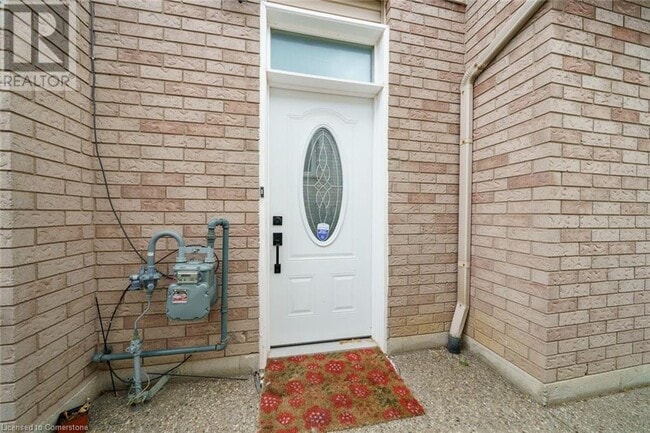 39 Bonaparte Way in Hamilton, ON - Building Photo - Building Photo