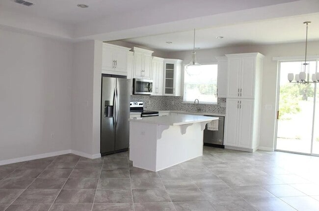 3807 Brighton Park Cir in Belle Isle, FL - Building Photo - Building Photo