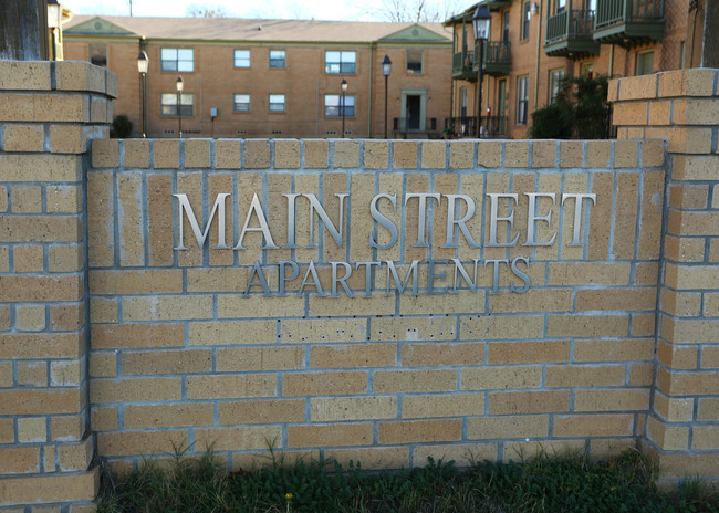 Courtyard on Main in Cleburne, TX - Building Photo - Building Photo