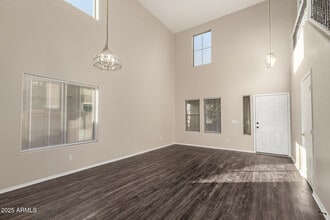 3545 E Crescent Way in Gilbert, AZ - Building Photo - Building Photo