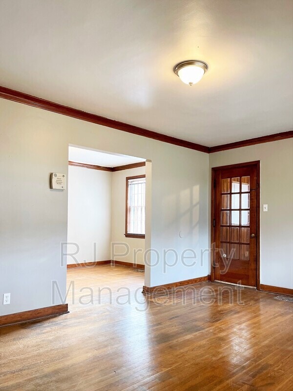 3268 E Rosita Cir in Memphis, TN - Building Photo - Building Photo