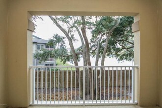 4300 S Beach Pkwy, Unit Apt 1103 in Jacksonville Beach, FL - Foto de edificio - Building Photo