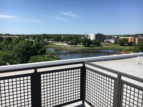 Lofts at Mayo Park in Rochester, MN - Foto de edificio - Building Photo