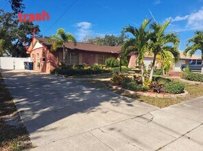 1104 71st St NW in Bradenton, FL - Building Photo - Building Photo