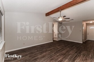 202 Carolyn Dr in Sanger, TX - Foto de edificio - Building Photo