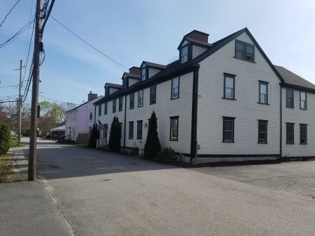 17 Bank St in Warwick, RI - Building Photo