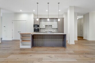 10 Franklin St, Unit 202 in Rochester, NY - Building Photo - Building Photo