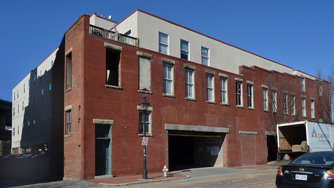 Market Slip in Richmond, VA - Foto de edificio - Building Photo