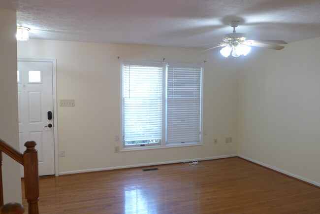 2 Corriedale Ct in Owings Mills, MD - Building Photo - Building Photo