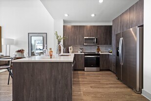 Hanover Hyannis in Barnstable, MA - Building Photo