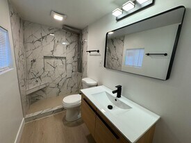 1800 Gordon St in Columbia, MO - Building Photo