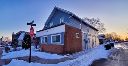 203 S Main St, Unit #2 in Cottage Grove, WI - Building Photo - Building Photo
