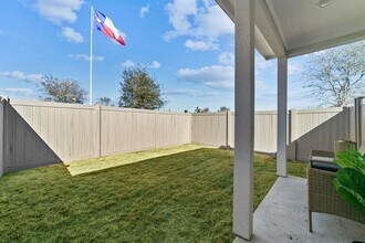865 Limmer Loop in Hutto, TX - Building Photo - Building Photo