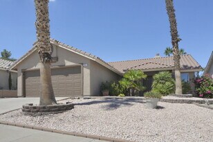 827 Harbor Beach Ct in Henderson, NV - Building Photo