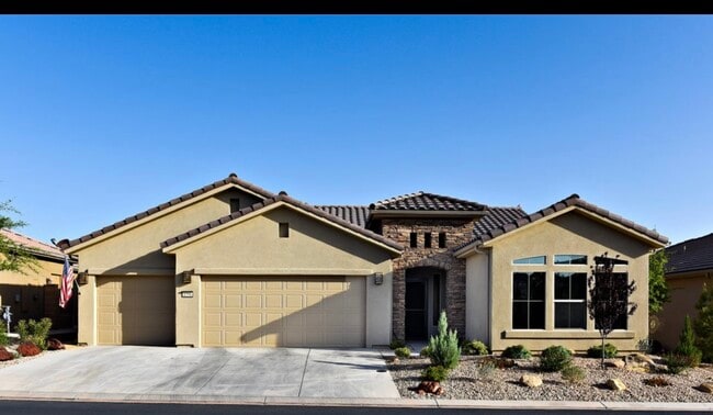 property at 1556 W Songbird Dr