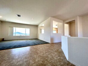 2487 Hardin Ridge Dr in Henderson, NV - Building Photo - Building Photo