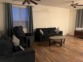 13998 Old Mill Ln in Victorville, CA - Foto de edificio - Building Photo