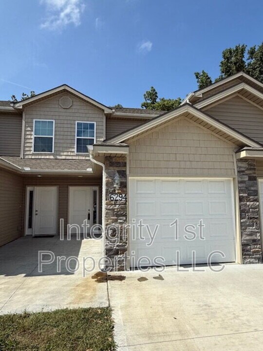 6294 NE 44th St in Kansas City, MO - Building Photo