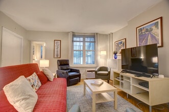 64 W 82nd St in New York, NY - Foto de edificio - Building Photo