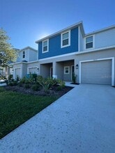 7805 WATERSCAPE Dr in Groveland, FL - Building Photo - Building Photo