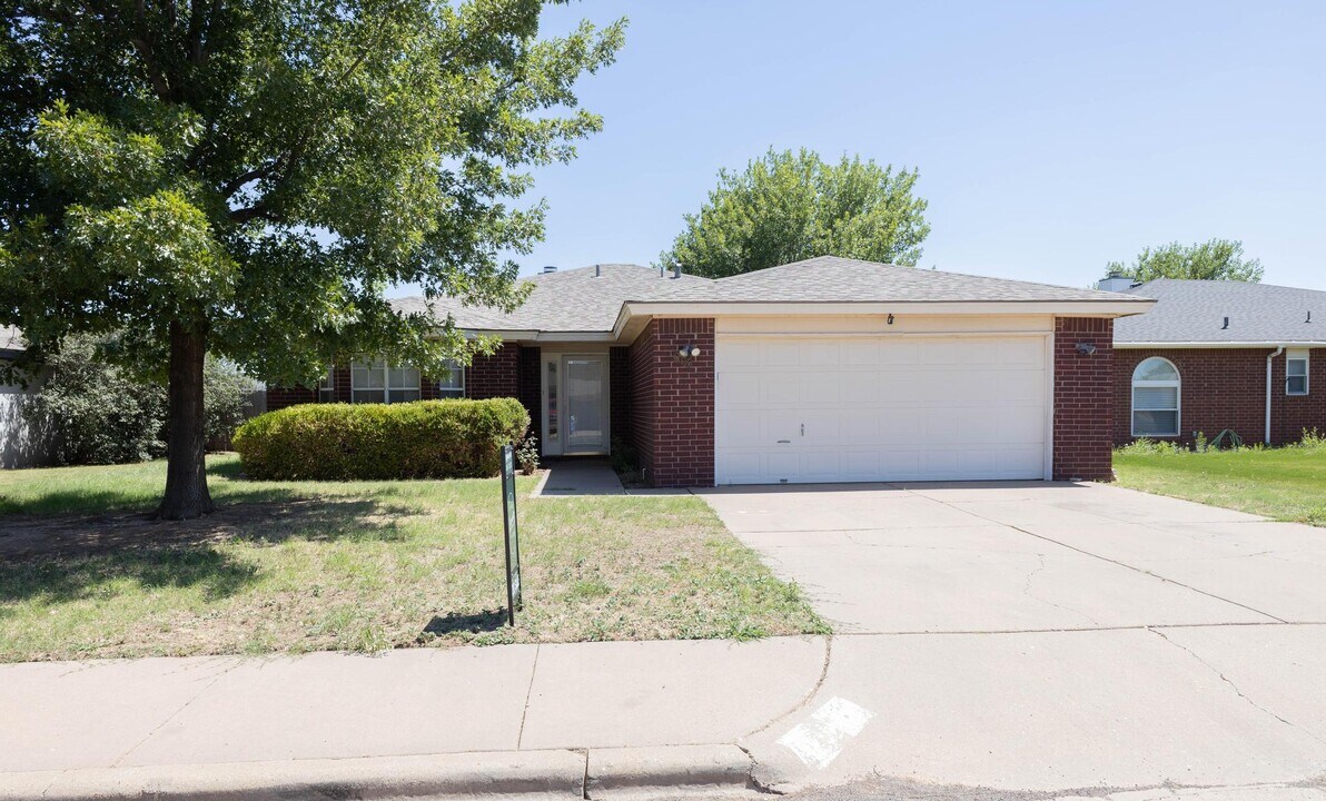 6115 8th St in Lubbock, TX - Building Photo