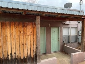 806-D E Lockhart Ave in Alpine, TX - Building Photo
