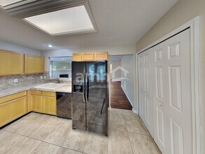 1002 Chapeltown Cir N in Jacksonville, FL - Building Photo - Building Photo