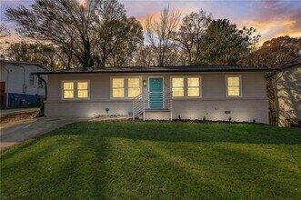 2574 Elliott St NW in Atlanta, GA - Building Photo - Building Photo