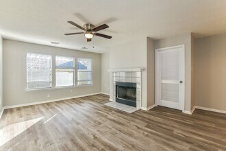 15510 Bayboro Park Ct in Friendswood, TX - Building Photo - Building Photo