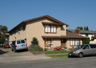 1251 S Sunburst Way in Anaheim, CA - Building Photo - Building Photo