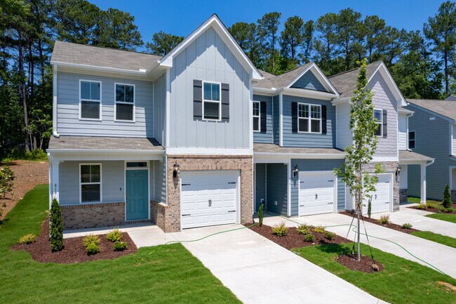 Ashford Townes in Fuquay Varina, NC - Building Photo - Building Photo