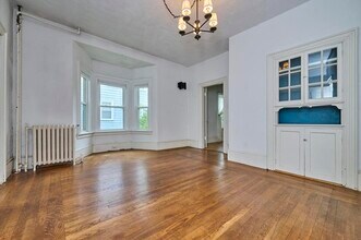 18 Indiana Terrace in Newton, MA - Building Photo - Building Photo