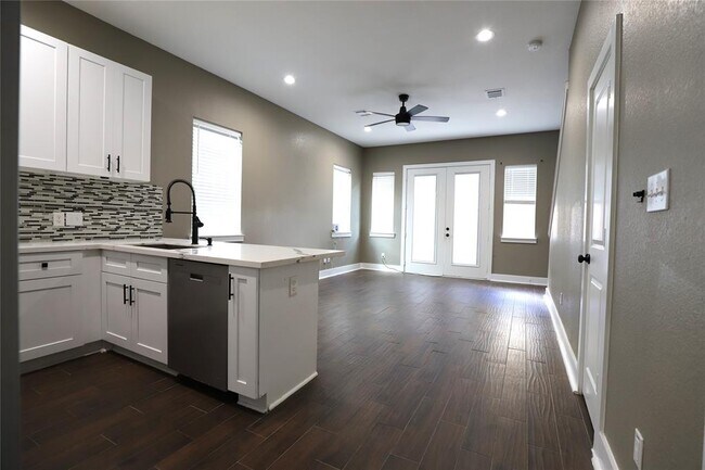 4422 Phlox St in Houston, TX - Building Photo - Building Photo