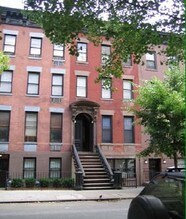 Manor 82 in New York, NY - Foto de edificio - Building Photo