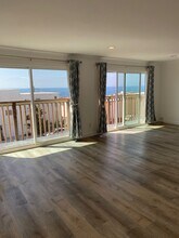 4306 Highland Ave, Unit Upper in Manhattan Beach, CA - Building Photo - Building Photo