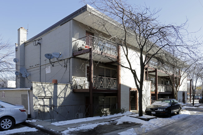 5616 N Washtenaw Ave in Chicago, IL - Building Photo - Building Photo