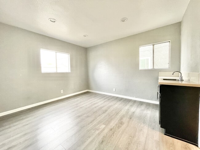 1403 E 23rd St in Los Angeles, CA - Building Photo - Building Photo