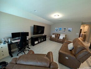 7631 Pecos Rdg in Boerne, TX - Building Photo - Building Photo