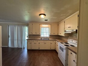 3242 Fairway Dr in Montgomery, AL - Building Photo - Building Photo