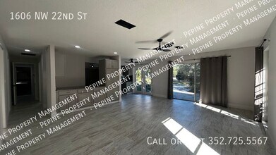 1606 NW 22nd St in Gainesville, FL - Building Photo - Building Photo