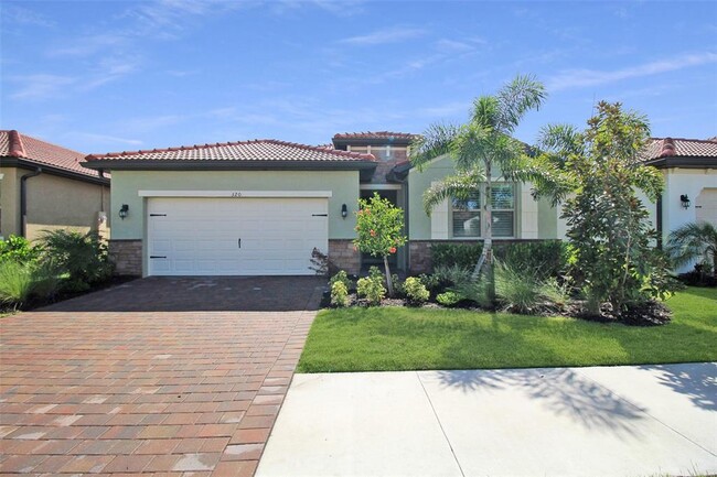 320 Gialla Rd in Nokomis, FL - Foto de edificio - Building Photo