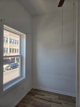7055 N Clark St in Chicago, IL - Building Photo - Building Photo