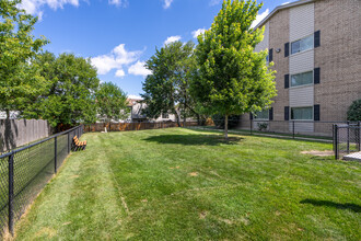 The Greenway at Carol Stream in Carol Stream, IL - Foto de edificio - Other